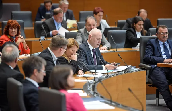 Včeraj sprejeti zakon ureja položaj študentov.