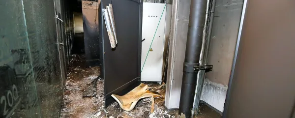 Najbolj je gorelo na hodniku, kjer je jašek z električno 
napeljavo.