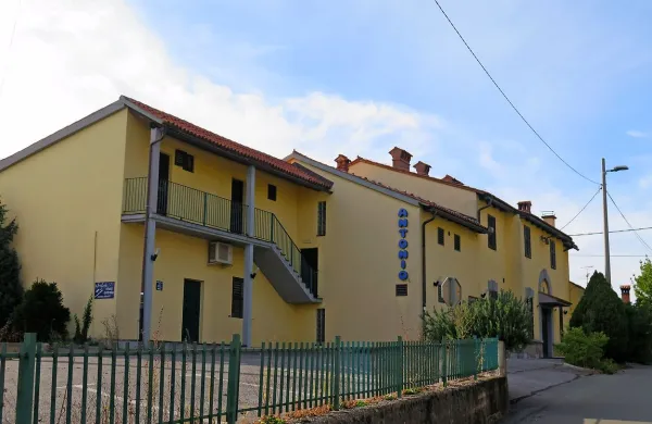 Lokal Antonio v Komnu bo v ponedeljek naprodaj za 300.000 evrov.