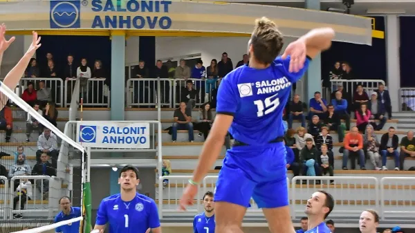 Odbojkarji Salonita so proti Mariboru zabeležili tretjo zmago 
v letošnji sezoni. 