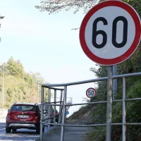 Najpogostejša tarča tatov so prometni znaki z omejitvijo 
hitrosti, ki nato končajo kot darila za rojstne dneve. 