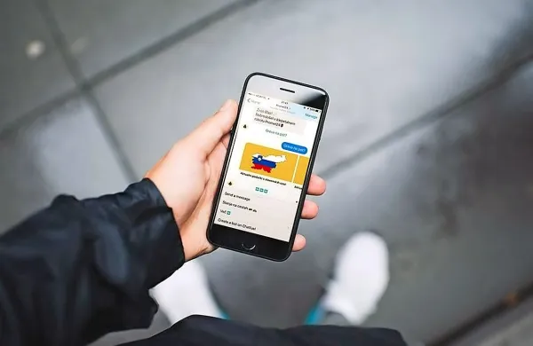 V klepetu na messengerju robotek postreže  s svežimi informacijami o stanju na slovenskih cestah.