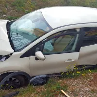 Z avtoceste jo je zaneslo naravnost v tablo