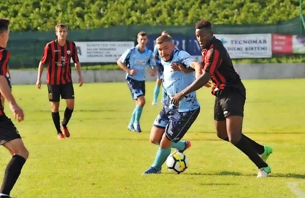 Tako Brici (v temnejših dresih) kot Dekančani so se s sobotnih  
gostovanj vrnili s porazoma z 0:3. 