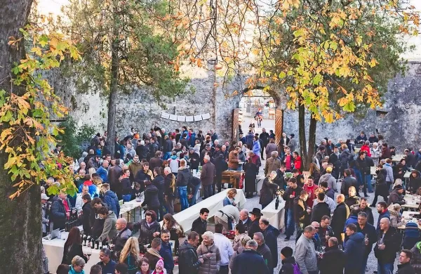 Martinovanje, vino, kulinarika in kultura bodo v soboto spet 
napolnili grajsko dvorišče v Štanjelu.