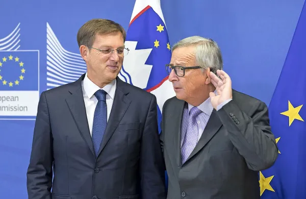 Predsednik Evropske komisije Jean-Claude Juncker je danes pozorno prisluhnil slovenskemu predlogu alternative 
prodaji NLB in pokazal razumevanje zanj, je povedal premier 
Miro Cerar.