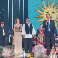 Lijepom na&scaron;om - Mostovi kultur v polni dvorani Bonifika
