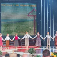 Lijepom na&scaron;om - Mostovi kultur v polni dvorani Bonifika