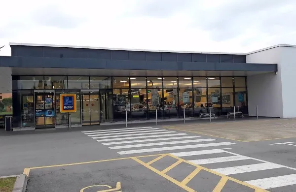 Pred Hoferjem se v četrtek ni odvijala drama, kot se je zdelo neznanemu klicatelju.  
