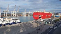 Območje prvega in drugega veza, s katerim želi upravljati občina, kot to predvideva tudi DPN, je danes zelo zaseden del pristanišča; da bi ga Luka lahko prepustila občini, bi morala prej zagotoviti priveze drugje v pristanišču, tudi s podaljšanjem prvega pomola.  