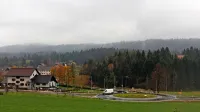 Medtem ko v Godoviču rešujejo vitalne probleme, se pred 
vasjo  bohoti pred tremi tedni odprto nepotrebno krožišče.

