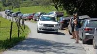 Preozko cesto proti Tolminskim koritom bi morali nujno 
razširiti do poletne sezone. 