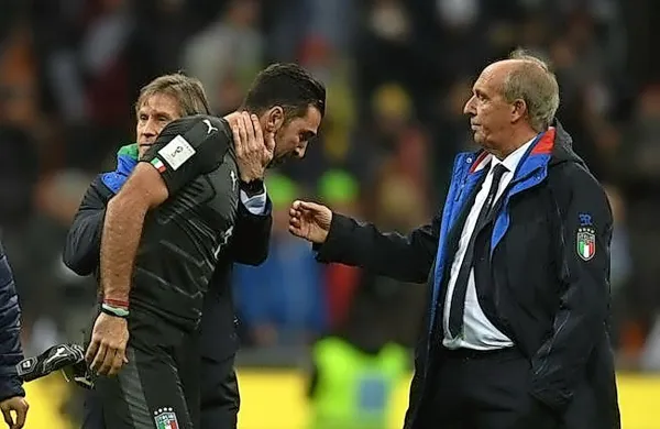 Zadnji reprezentančni pozdrav: Gian Piero Ventura (desno) in Gigi Buffon.

