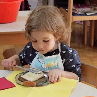 Kak&scaron;no hrano jedo otroci v &scaron;olah in vrtcih?
