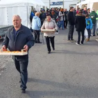 Prodali so 50 do 70 ton kakijev