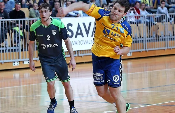 Žiga Smolnik, ki je na Poljskem dosegel dva gola, s soigralci 
še upa na napredovanje v skupinski del pokala EHF.