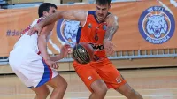 Marijan Čakarun (desno) se je uveljavil kot eden ključnih 
igralcev Primorske - v Domžalah je ob odločilnem košu 
prispeval 17 točk in 11 skokov.