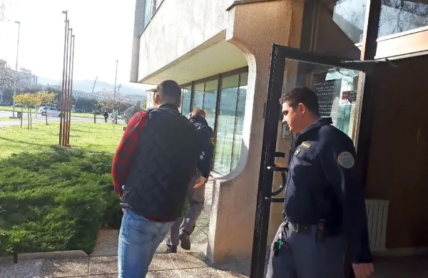 Izolan Rok G. je v priporu že od aprilskega napada na Maroja 
Z. 