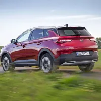 Nastal je na podlagi peugeoja 3008.
