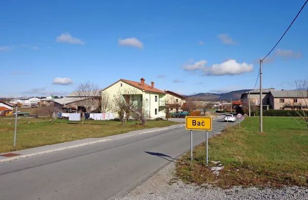 Krajevna skupnost Knežak je prevelika, zato želi Bač na 
svoje. 