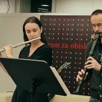 Tinkara Kovač je predstavila prihajajočo zbirko knjig Flavtofonija.  