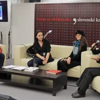 Tinkara Kovač med predstavitvijo Flavtofonije 