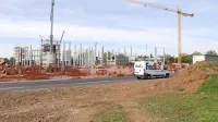 Del zemljišča, na katerem naj bi zrasel nov Paquito (v ozadju 
gradbišče prodajnega centra lesnina) svetniki še ne želijo dati 
iz rok. 