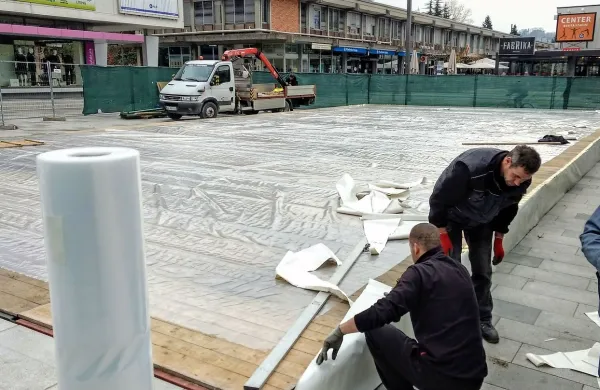 Ledena ploskev je za deset kvadratnih metrov večja od 
lanske.