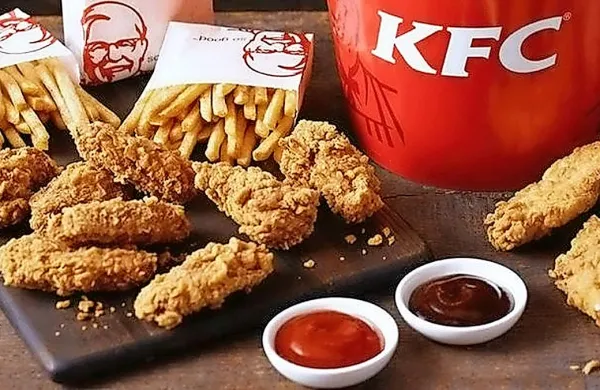  KFC je druga največja prehranska veriga za McDonaldsom.