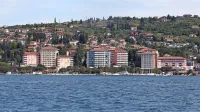  Istrabenz Turizem, ki ima šest hotelov v Portorožu,  je  še edina 
hčerinska družba Istrabenza.  