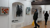 Pregled ustvarjalnosti idrijsko-cerkljanskih ljubiteljskih likovnikov bo v galeriji Magazin na ogled do 9. decembra.