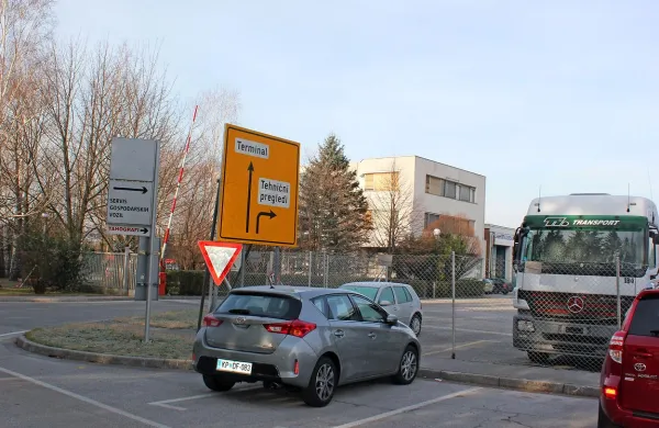 Podjetje TIB Storitve, ki na Bistriškem že dogo opravlja tudi 
tehnične preglede, ostaja kandidat za nakup kompleksa TIB 
Transporta.