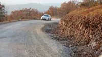Bodo cesto od Griž do odcepa za Sela uredili skupaj z robniki 
in koritnicami za odvajanje vode in koliko bo na koncu vse to 
stalo, še ni povsem jasno.  