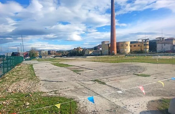 V Izoli možnost abonmaja za parkiranje v Dantejevi ulici