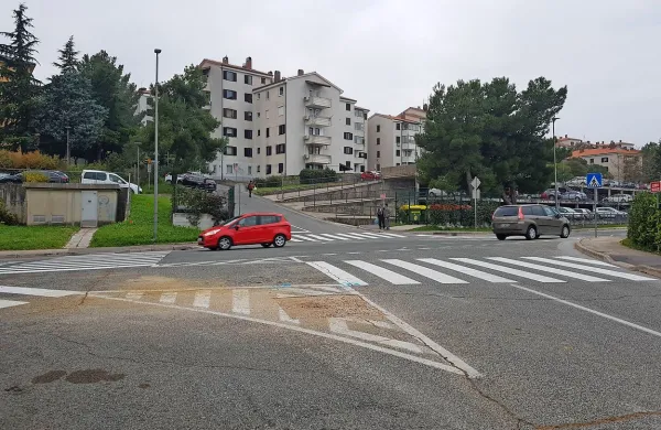 Pod domom upokojencev bo kroži&scaron;če