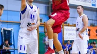 Luka Grum (z žogo) je bil z 28 točkami najbolj zaslužen za 
zmago Sežancev proti Grosupeljčanom.