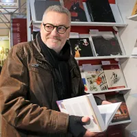 Stojnice z novitetami je natančno prečesal  Dario Marušić, 
izvrsten istrski glasbenik in tudi velik ljubitelj knjig. 