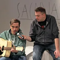V okviru letošnjega osrednjega sejemskega programa Hercegovina čita sta se o knjigah pogovarjala tudi Mario Knezović iz benda  Zoster (levo) in novinar Emir Imamović Pirke. 