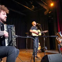 Rudi Bučar na razprodanem koncertu predstavil novo plo&scaron;čo (foto)