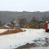 Poplavljalo hi&scaron;e, sprožili so se plazovi (foto+video)