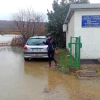 Poplavljalo hi&scaron;e, sprožili so se plazovi (foto+video)