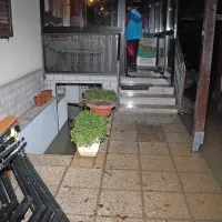 Nemirna večer in noč ob pogledu na vodo