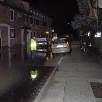 Nemirna večer in noč ob pogledu na vodo