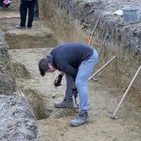 Arheologi iz družbe Arhej preučujejo  območje Bertoške 
vpadnice, ki jo bodo v prihodnje razširili v štiripasovnico.