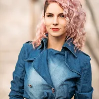 Lea Sirk: &ldquo;Od nekdaj sem glasbo zelo globoko čutila, je del mene, mojega življenja&rdquo;