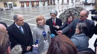 Generalna sekretarka vlade Lilijana Kozlovič je novinarjem 
zatrdila, da hrvaški ribiči ne bodo lovili v Piranskem zalivu. 