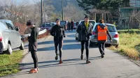 Dvajsetega pohoda in teka v novo leto z enournim letečim 
startom, ki je preprečil gnečo,  se je udeležilo več kot 500 
rekreativcev.