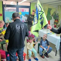 Otrokom s pediatrije darila s podpisom &ldquo;doctorja&rdquo;