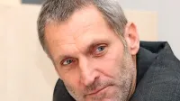 Robert Turk: “Toliko o računstvu, optimizaciji in o tem, kako 
zelo prav je imel Lačni Franz, ki je pel, da smo zajebali vse, kar 
se je zajebat dalo. Takrat je bil lačen Franz, danes je lačen 
marsikdo.”