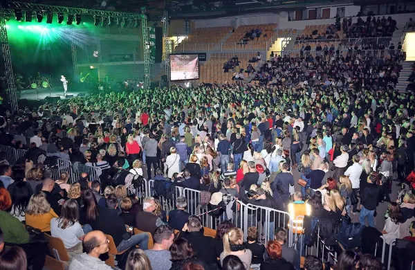 Gibonni navdu&scaron;il polno Bonifiko (foto)